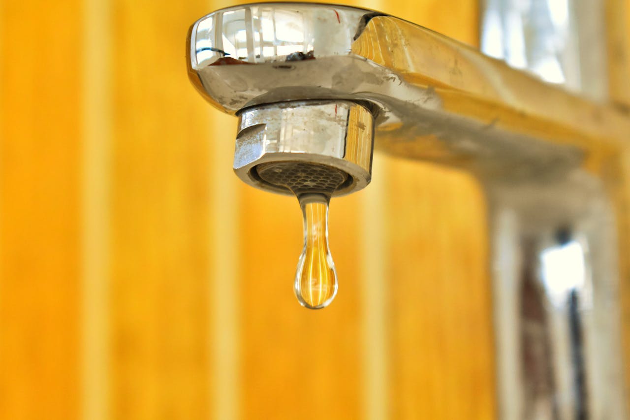 Ocean-Realty-and-Property-Management-leaky-faucet